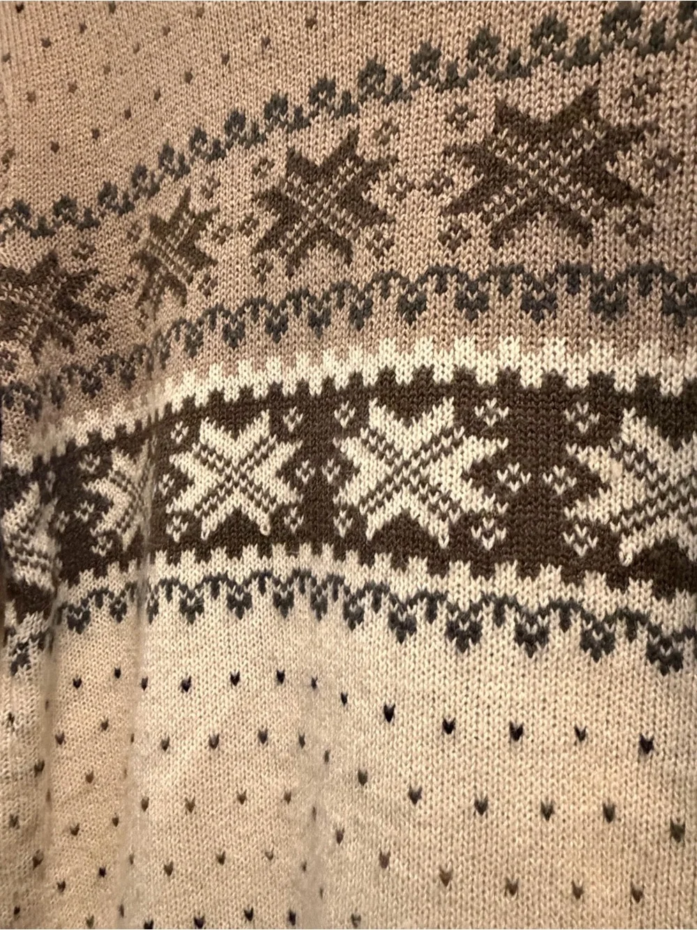 Vintage Men's Cream Fair Isle V-Neck Sweater by Kennington Ltd XL